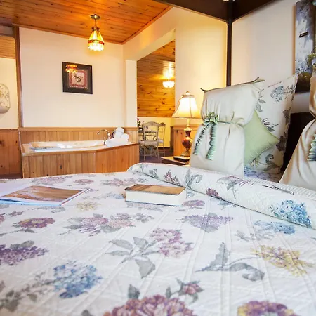 Savannah House Wine Country Inn & Cottages Himrod Exterior foto