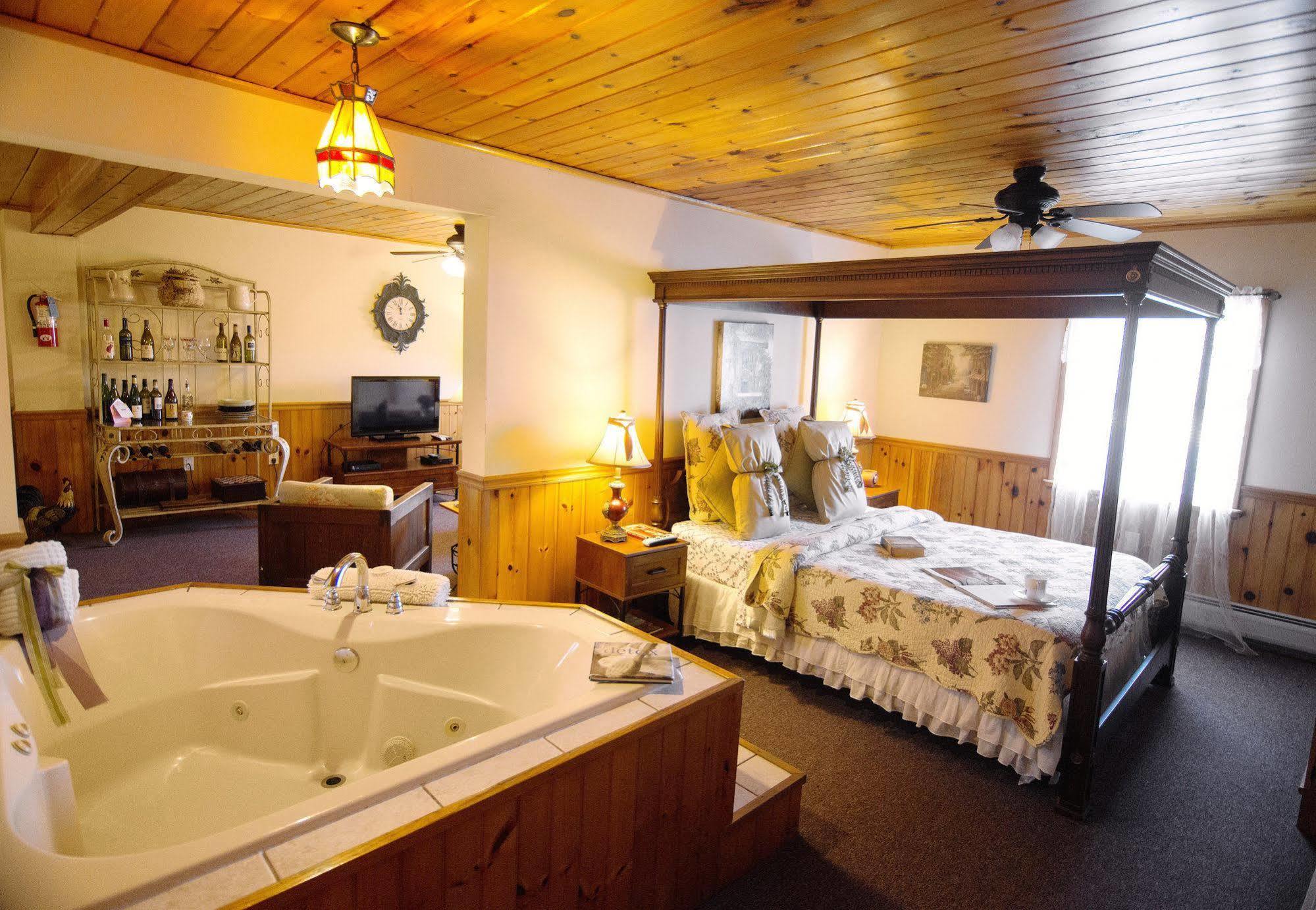 Motel Savannah House Wine Country & Himrod