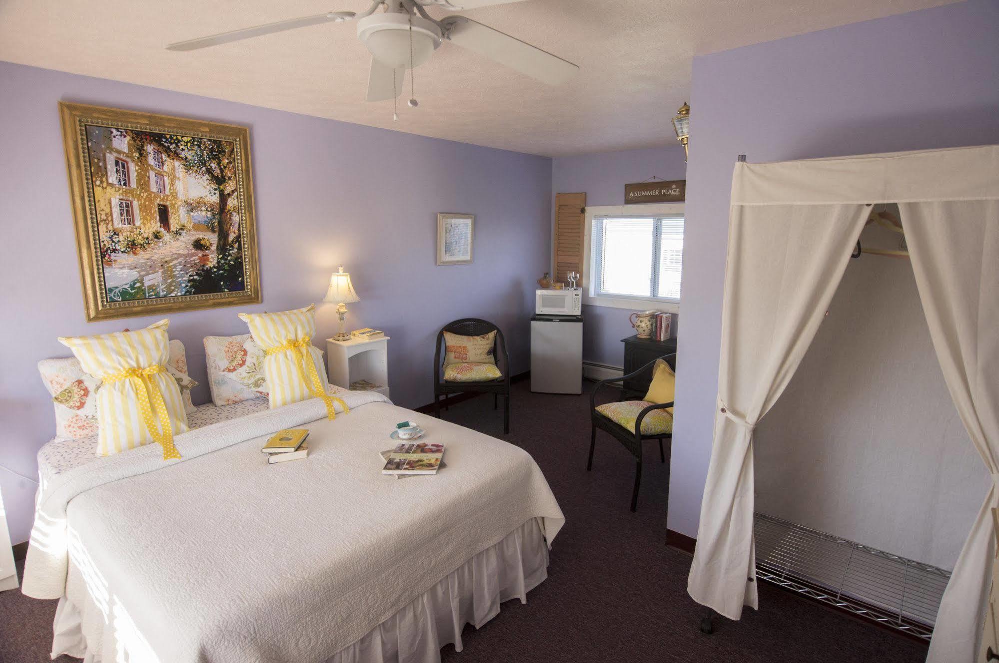 Savannah House Wine Country & 3* Himrod